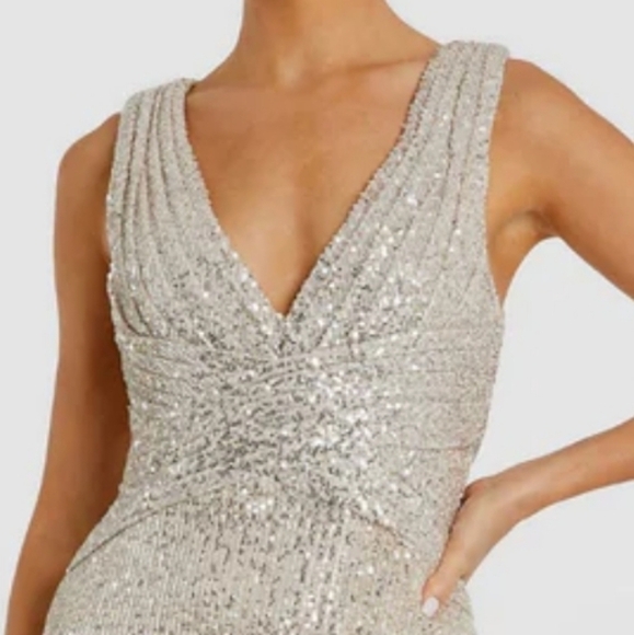 Mac duggal Ieena 26598 silver sequins Gown NWT 16 - Picture 2 of 7
